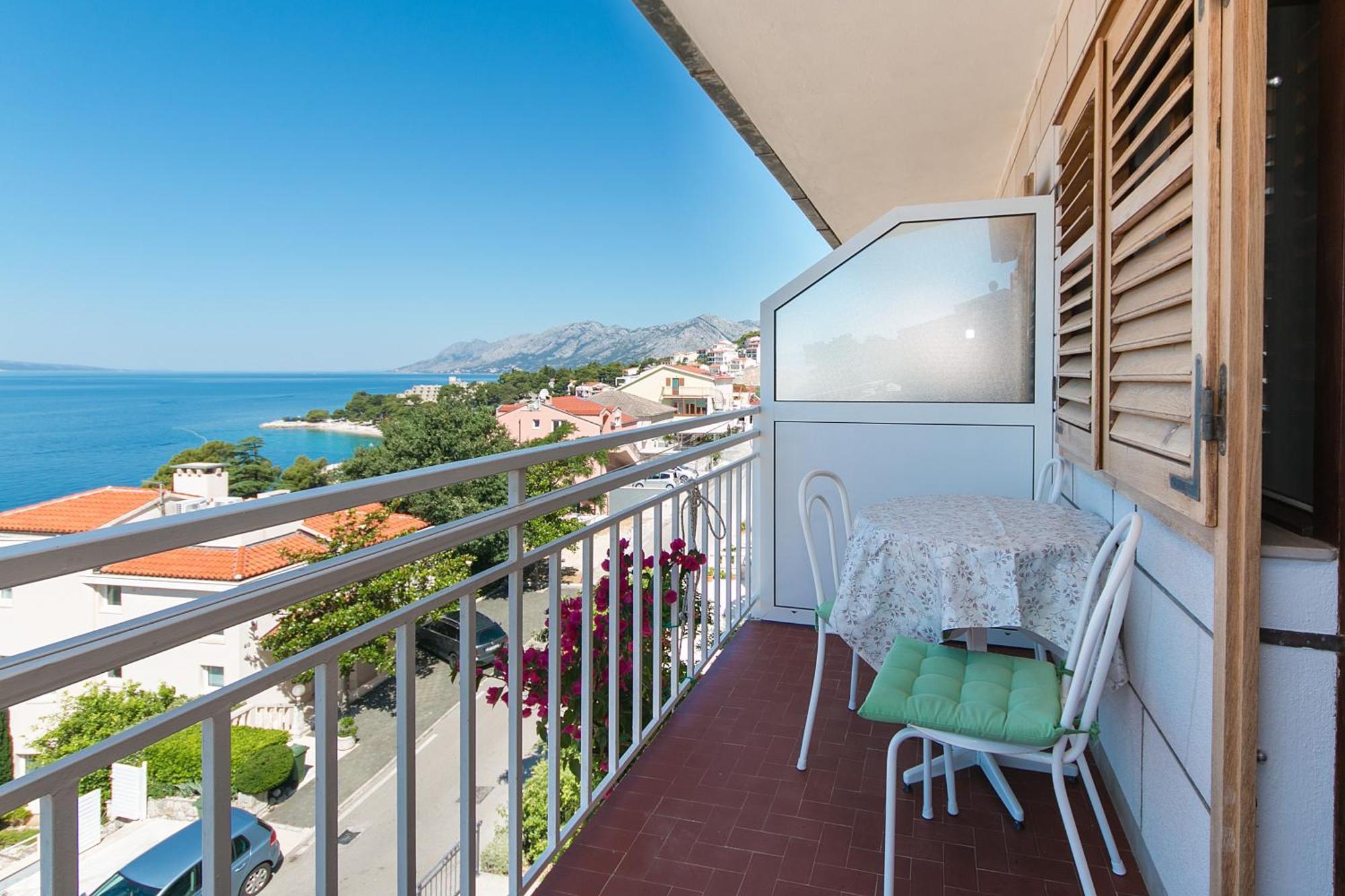 Apartments And Rooms By The Sea Brela, Makarska - 2752 Екстер'єр фото