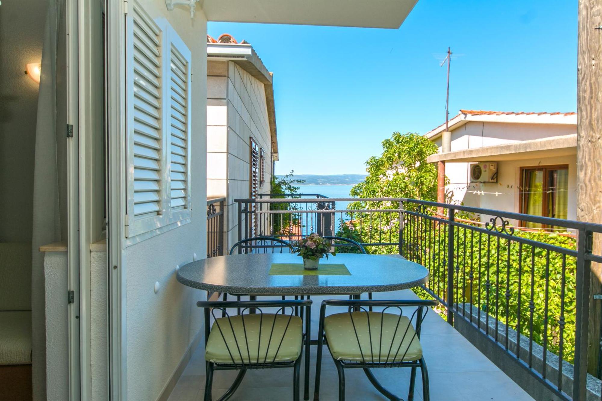 Apartments And Rooms By The Sea Brela, Makarska - 2752 Екстер'єр фото